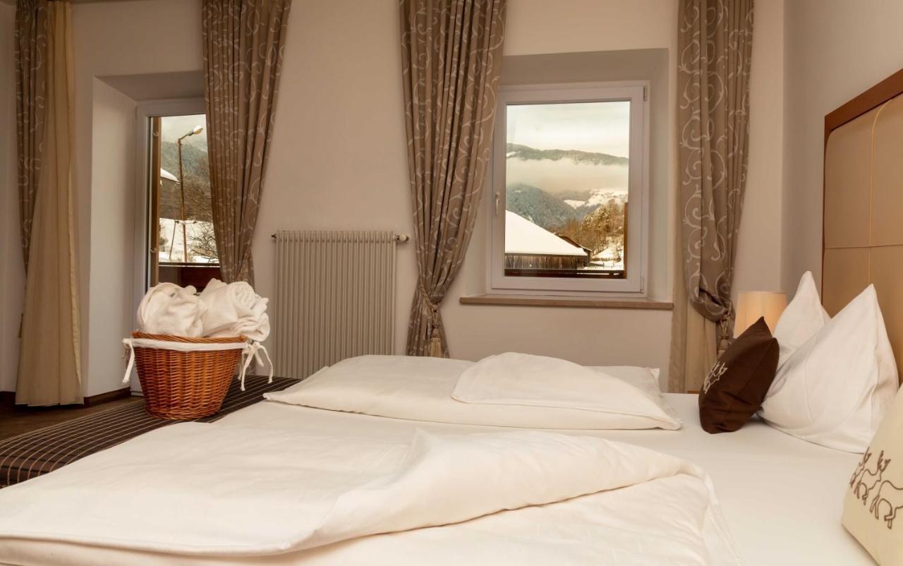 Hotel Martinerhof San Lorenzo di Sebato Eksteriør billede