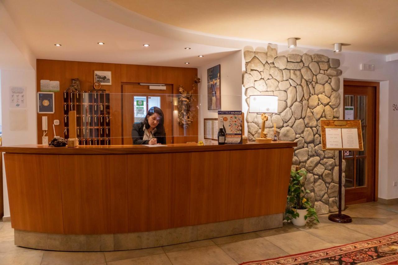 Hotel Martinerhof San Lorenzo di Sebato Eksteriør billede