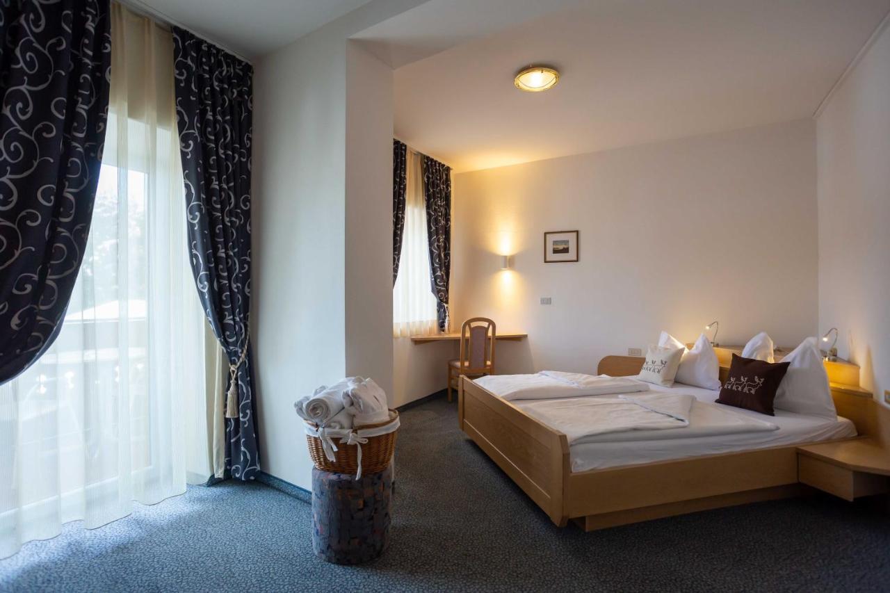 Hotel Martinerhof San Lorenzo di Sebato Eksteriør billede