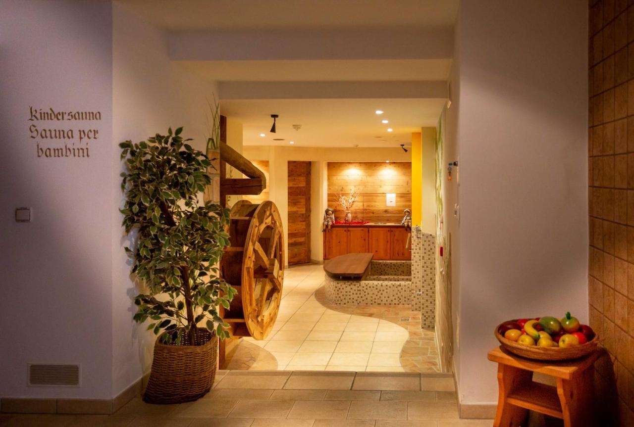 Hotel Martinerhof San Lorenzo di Sebato Eksteriør billede