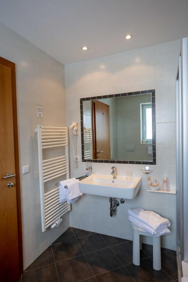 Hotel Martinerhof San Lorenzo di Sebato Eksteriør billede